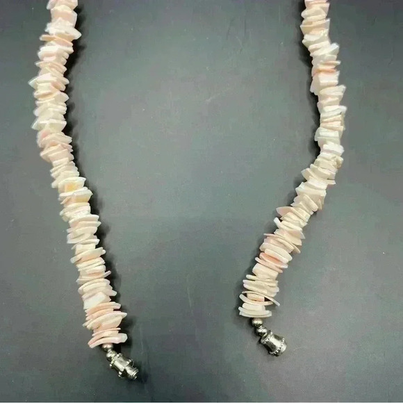 VGT Puka Shell Chip Necklace Hawaii Surfer Beach Style Peach/white/light… - Picture 6 of 10